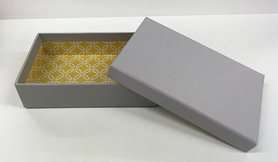 Rechthoekig doosje - mastiek / geel patroon