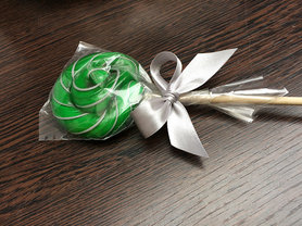 Artisanale swirllolly - groen fijn zilver