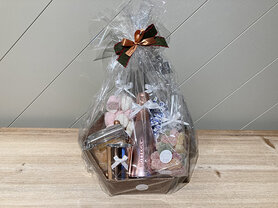 Kartonnen mand met lekkers 1