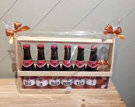 Krat met 6 Jupiler flesjes - wil je mijn meter zijn