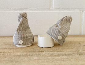 Mutsje in stof - taupe streep