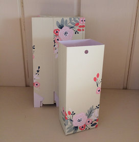 Pakket: 20 x hoog doosje zacht groen met bloemen