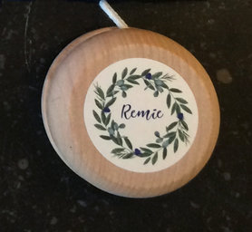 Houten jojo incl. ronde sticker flora blauw